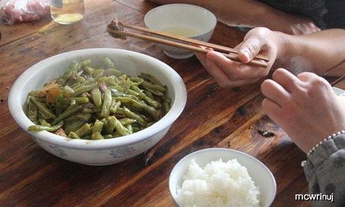 穿越吃寒瓜,尽享古风寒瓜美味之旅