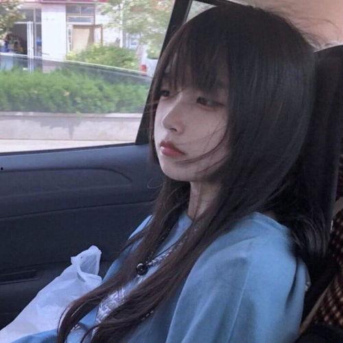 美女吃瓜吃货主播图片大全,美女吃货主播的吃瓜盛宴