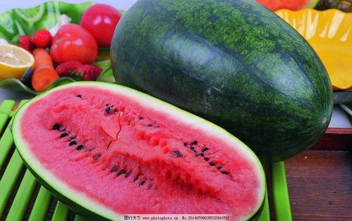 人类吃瓜瞬间,揭秘人类吃瓜的瞬间魅力