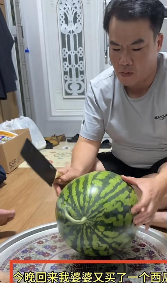 吃瓜真实的反应,揭秘吃瓜群众的真实反应