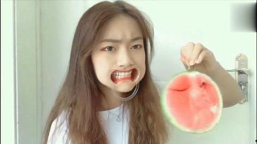 吃瓜嘴唇的视频大全