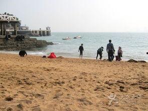 鼓浪屿沙滩吃瓜,悠闲时光，尽享夏日吃瓜乐趣