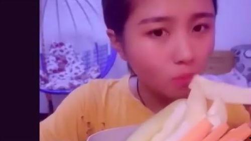 看姐姐吃瓜,一场视觉与味蕾的双重盛宴