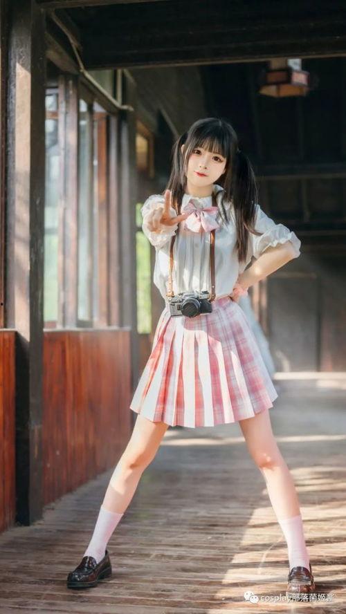 jk女孩吃瓜事件,揭秘校园八卦背后的真相