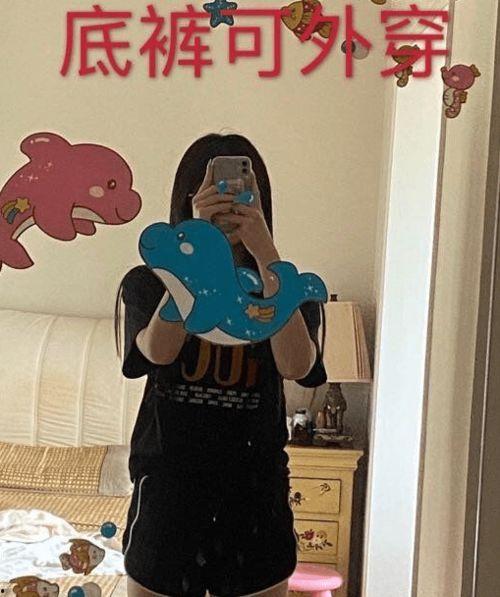 jk女孩吃瓜事件,揭秘校园八卦背后的真相