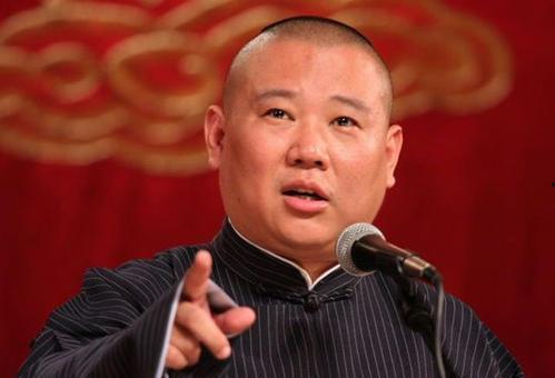 郭德纲说吃瓜看戏摇扇子,夏日消暑的雅趣生活