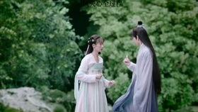 假簪花真吃瓜大会,一场别开生面的夏日狂欢盛宴