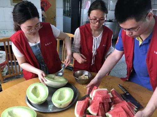 吃瓜老太太,她眼中的娱乐圈风云