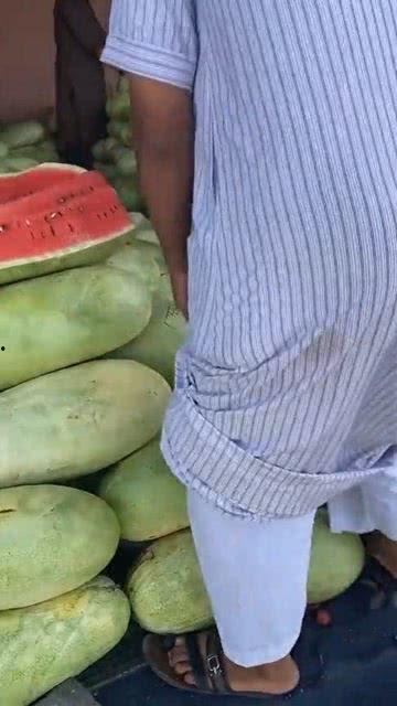 群众团队吃大瓜,揭秘大瓜背后的故事与真相