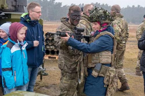 炮爷吃瓜,揭秘娱乐圈幕后真相